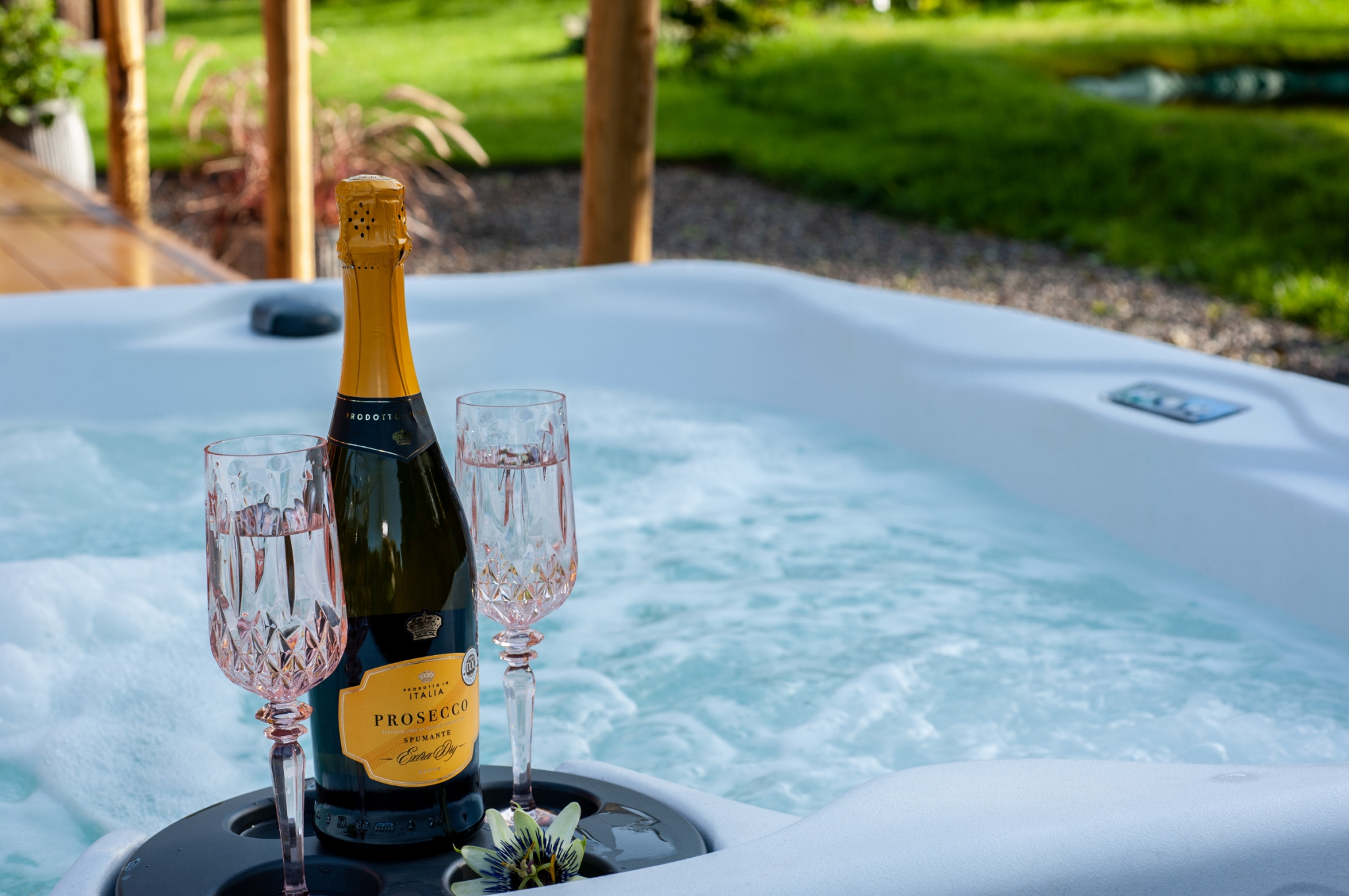 Hot tub and prosecco at The Chard